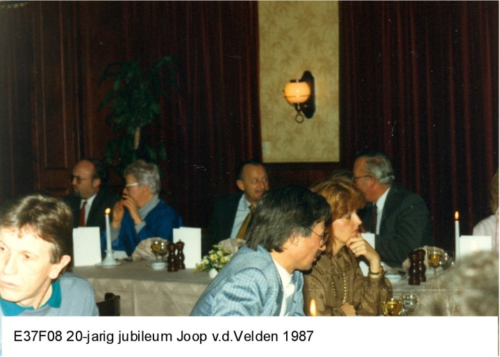 E37F08.jpg