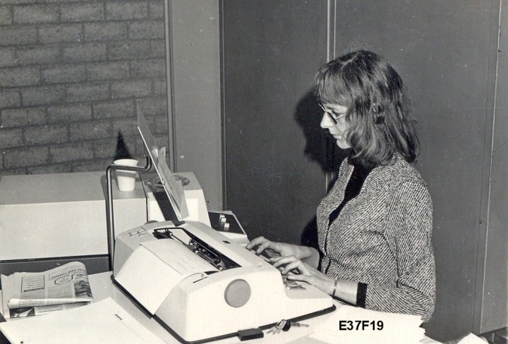 E37F19.jpg
